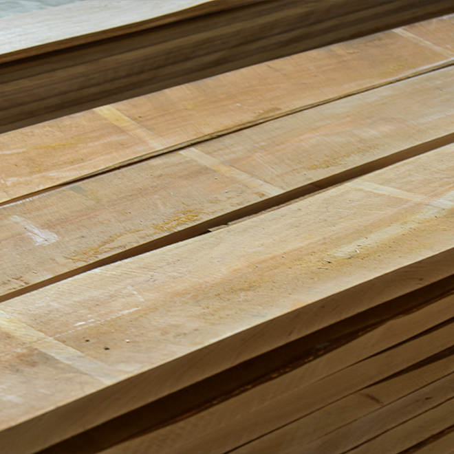 Alder Rough-Sawn Lumber, Thickness 30 mm (5/4"), Below 2C