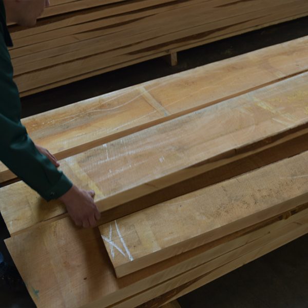 Legname segato grezzo ontano, spessore 50 mm (8/4"), sotto 2C