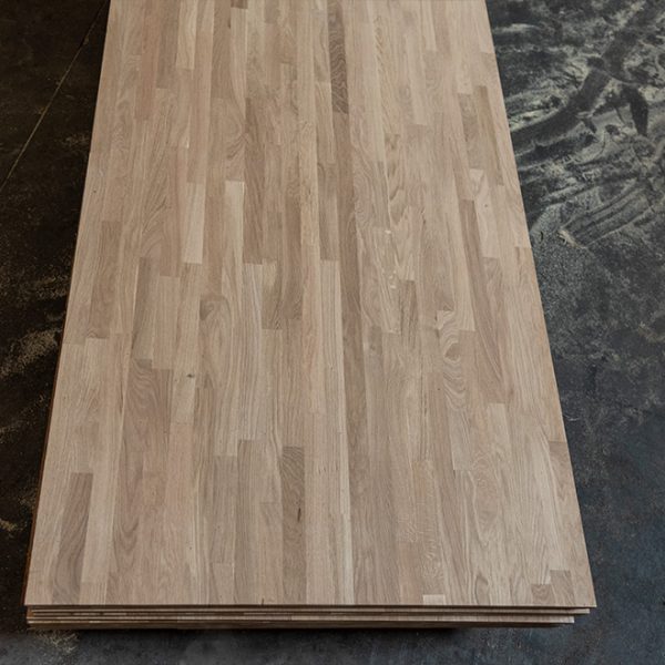 Eurooppalaisen tammen liimapuulevy, sormijatkettu, paksuus 1.5″/38mm, laatuluokka A/B
