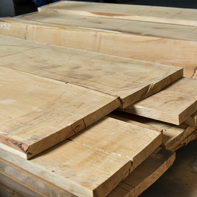 European Oak Rough-Sawn Lumber, Thickness 30 mm (5/4"), Below 2C