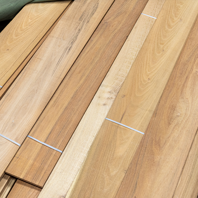 2mm Sawn Acacia Veneer, Grade Rustic