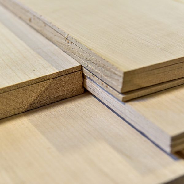 Piallaccio segato di tiglio, 2mm, scelta Rustica