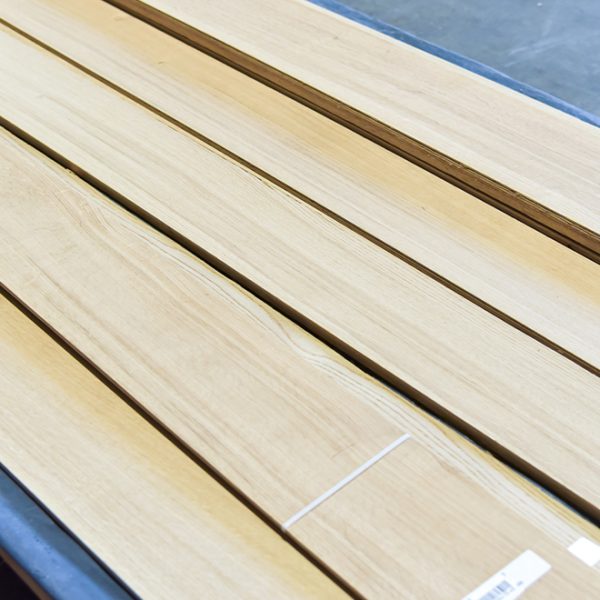 Furnir fierăstruit de stejar european, 2mm, clasa Rustic