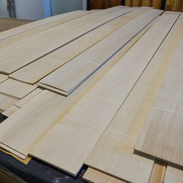Valkopyökin sahattu viilu 2mm, laatuluokka A