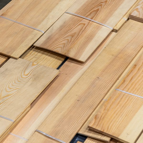 Piallaccio segato di pino, 2mm, scelta Rustica