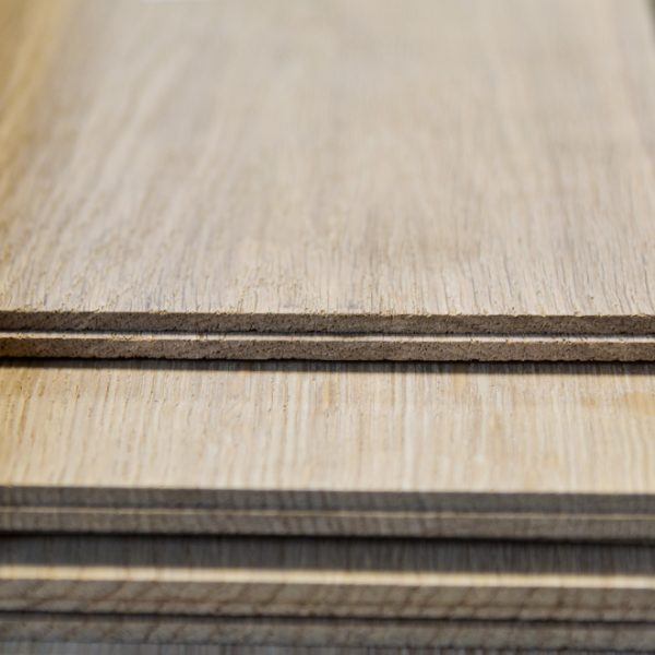 Furnir fierăstruit de stejar european, 6mm, clasa Rustic