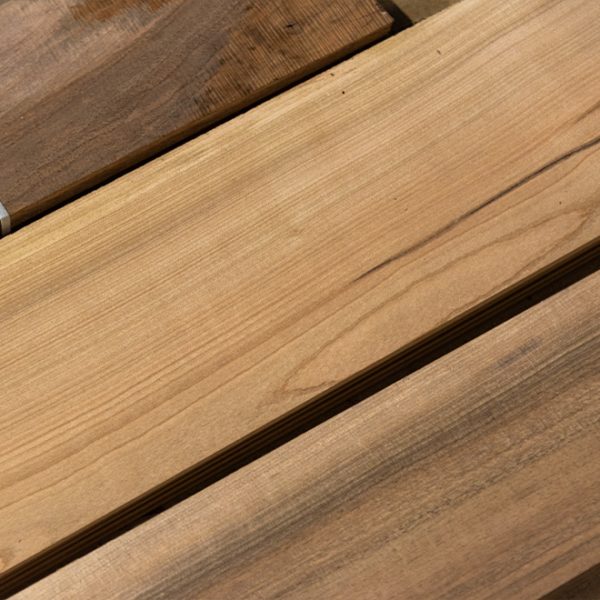 Saksanpähkinäpuun sahattu viilu 6mm, laatuluokka B