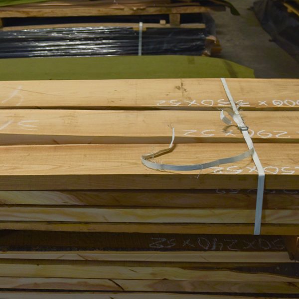 Legname segato grezzo acacia, spessore 50 mm (8/4"), 1C