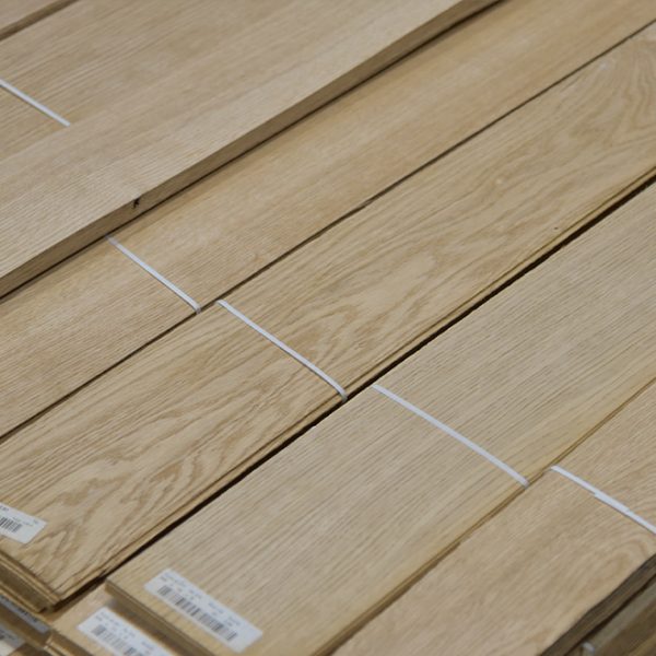 Eurooppalaisen tammen viilu, laatuluokka A/B, alkaen 0,52mm / 0.022"